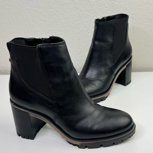 Vince Camuto | Shoes | Vince Camuto Dustlie Chelsea Boot Size 7m Lug ...